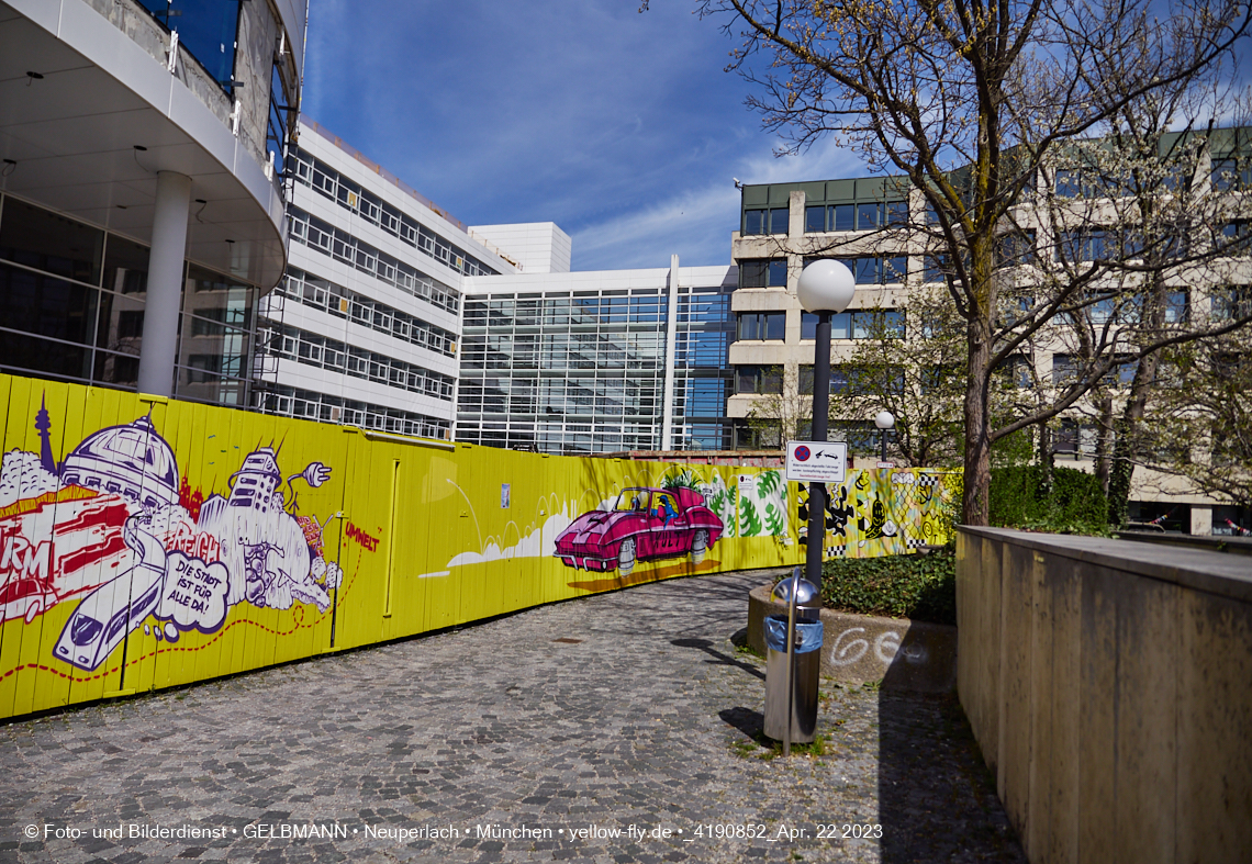 22.04.2023 - Baustelle auf der ehemaligen Allianz-Versicherung in Neuperlach